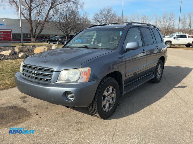 Lot 2-95173 - 2002 Toyota Highlander Limited V6 4WD SUV 4x4