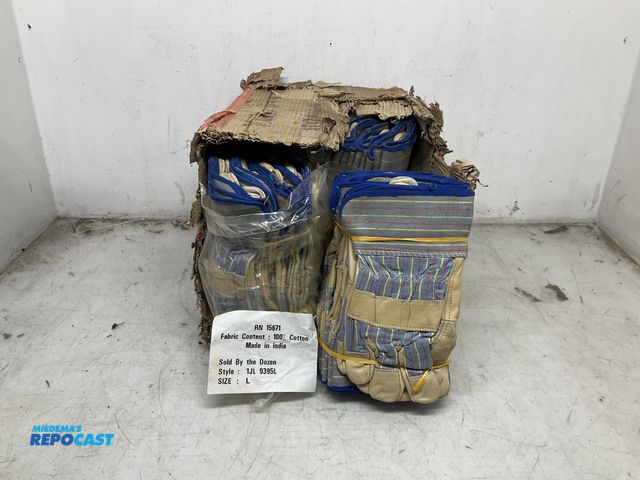 Lot 2-74616 - lot of (6) dozen large blue striped leather work gloves