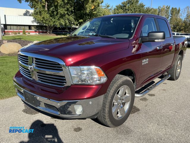 Lot 2-23815 - 2017 Ram 1500 SLT Crew Cab SWB 4WD Crew Cab Short Box Pickup Truck 4x4