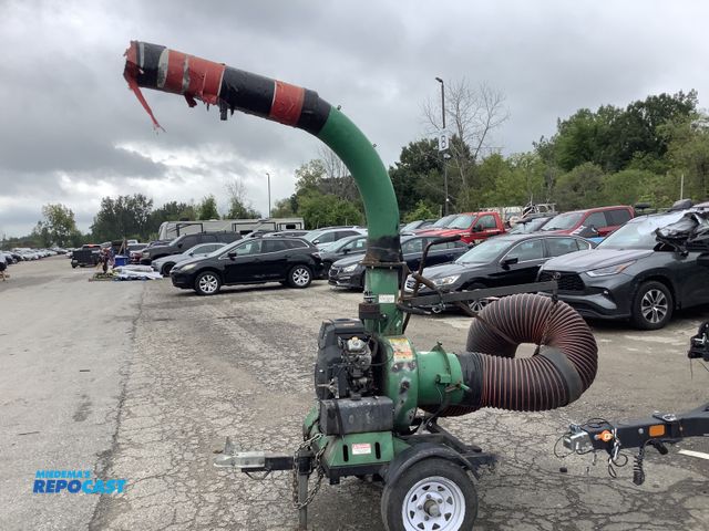 Lot 2-27968 - Billy Goat leaf vacuum with 670cc engine