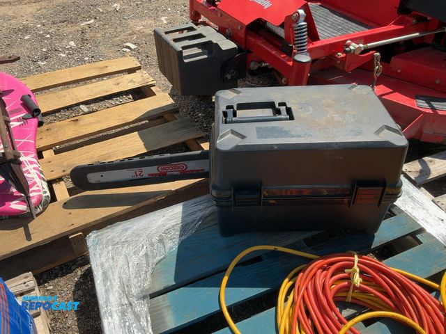 Lot 2-99738 - Makita Oregon 21” chain saw with hard case