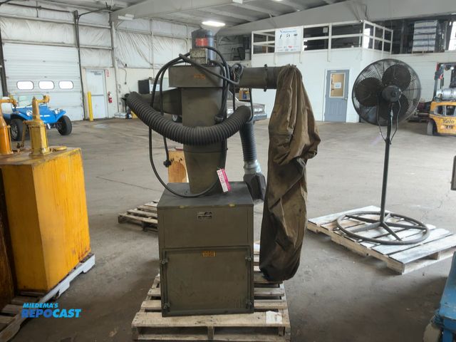 Lot 2-21446 - Torit Model 13FB Dust Collector, 3/4hp 208-220/440 Volt 3 Phase Motor, Works