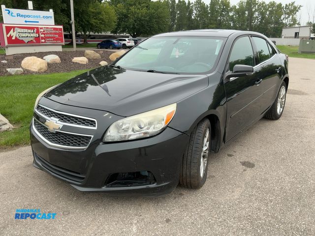 Lot 2-41182 - 2013 Chevrolet Malibu 1LT Sedan FWD