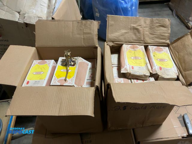 Lot 2-91304 - Box of (44) Golden Roses, some have broken pieces