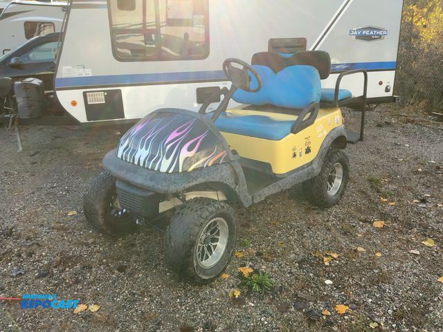 Lot 2-69740 - 2006 Club car Precedent roller Golf Cart
