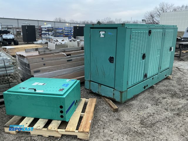Lot 2-60532 - Lot of (1) CUMMINS Onan Gen Set Generator 8.5’x4.5’x3.5’ and CUMMINS Onan Electrical Box 40’x30”x15”