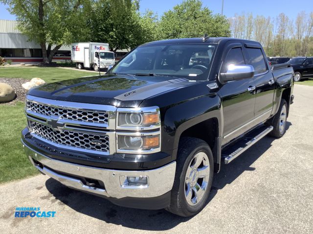 Lot 2-46716 - 2015 Chevrolet Silverado 1500 LTZ Crew Cab Pickup Truck 4x4