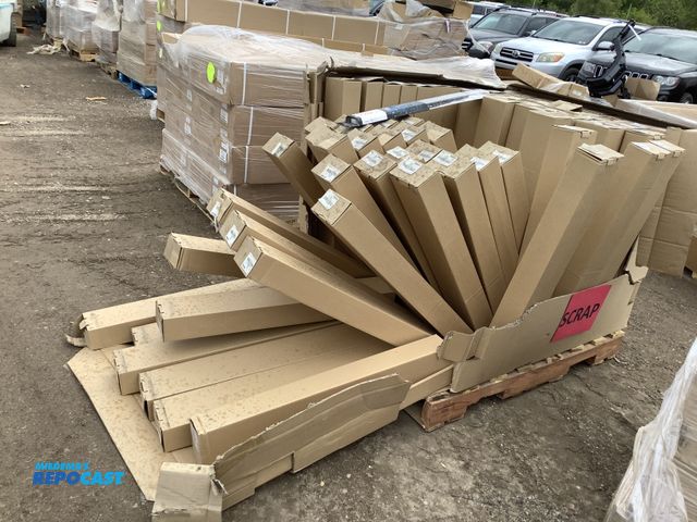 Lot 2-34918 - Skid lot assorted Bosch excel long lasting wind shield wipers 41928 - 5 pcs per box