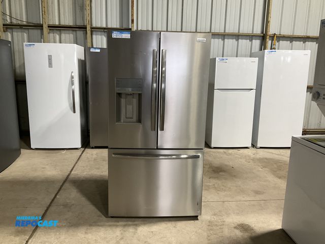 Lot 2-91173 - Scratch & Dent Free Standing Frigidaire Gallery GRFS2853AFM Refrigerator/Freezer