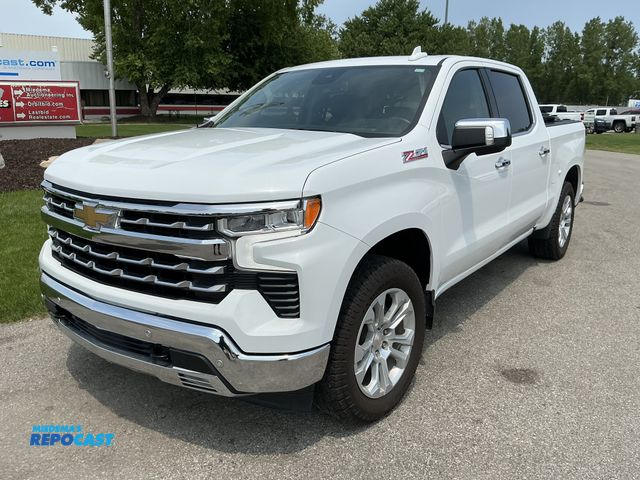 Lot 2-46865 - 2022 Chevrolet Silverado 1500 LTZ Crew Cab Standard Box Pickup Truck 4x4