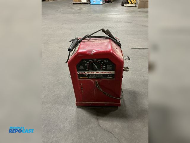 Lot 2-69096 - Lincoln Electric AC-225 ARC Welder MODEL AC-225