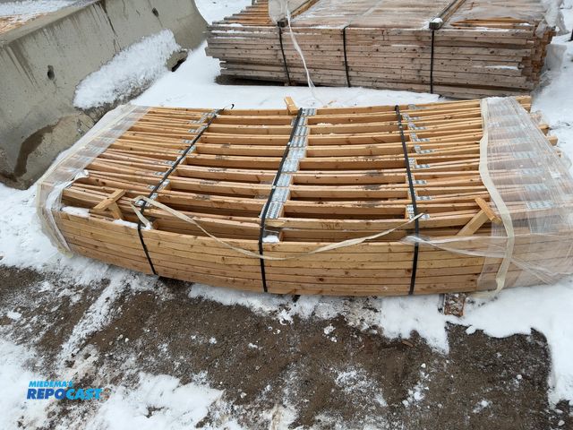 Lot 2-19462 - 97 1/4“ x 4 7/16“ by 1 1/2” bow trusses