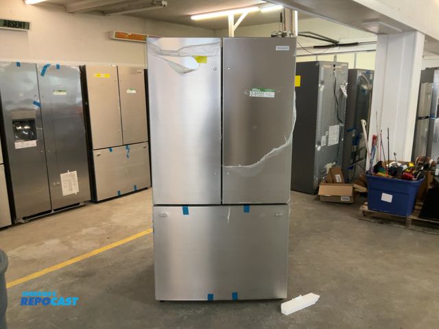 Lot 2-61001 - Scratch & Dent Electric Free Standing Frigidaire  FRFN2813AF6 Refrigerator/Freezer