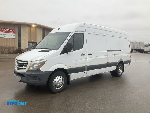 Lot 2-42863 - 2015 Freightliner Sprinter 3500 Cargo Van RWD