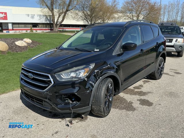 Lot 2-43614 - 2018 Ford Escape SE 4WD SUV 4x4