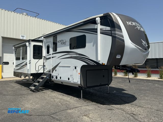 Lot 2-45734 - 2021 Jayco North Point M-310 RLTS 5th Wheel Travel Trailer