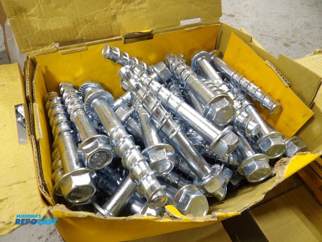 Lot 2-51050 - lot of 120 dewalt screw anchors, 150 4"L x 1/2" dia., 60 4" lg. x 3/4" dia., #411d49, #411d59