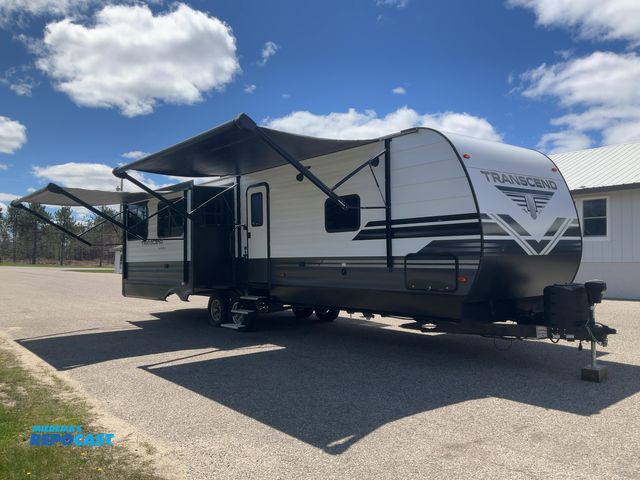 Lot 2-61265 - 2019 Transcend 31RLS Grand Design Camper Travel Trailer