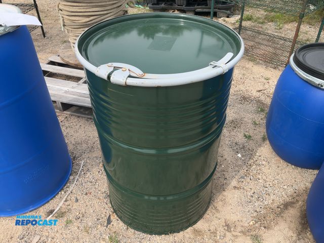 Lot 2-27258 - 55gal. green steel barrel with removeable lid and locking ring - clean inside, contained grape juice
