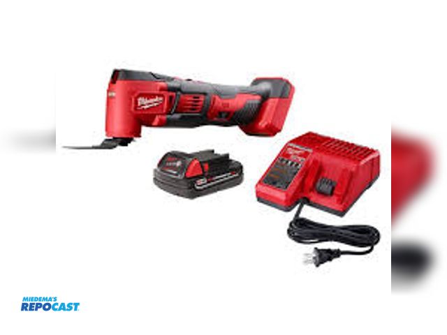 Lot 2-79327 - Milwaukee M18 cordless multi tool kit model 2626-21