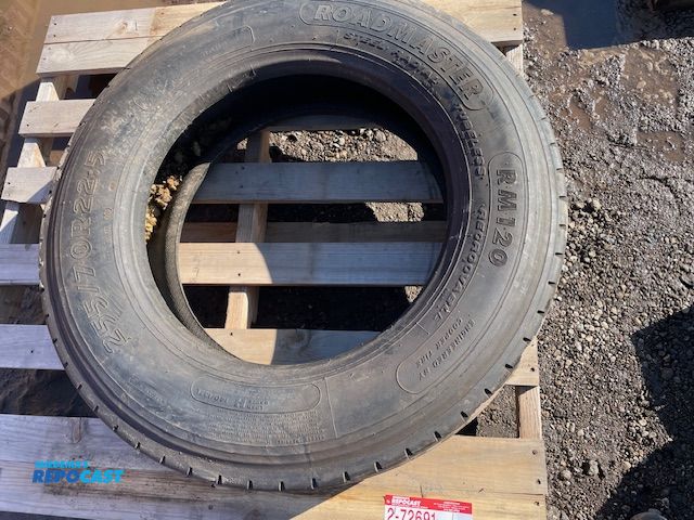 Lot 2-72691 - 1 Recapped Roadmaster 275/70 R 22.5 tire.