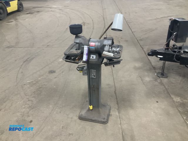 Lot 2-33346 - Rockwell Dual-Head Pedestal Grinder