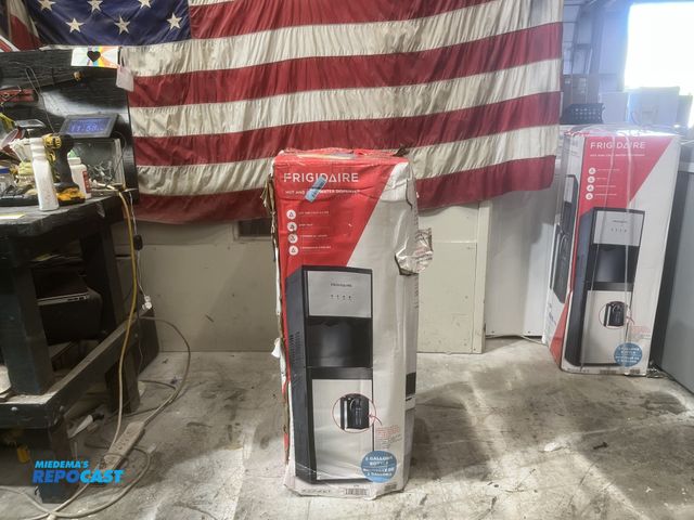 Lot 2-57020 - Scratch & Dent Frigidaire hot and cold water dispenser water dispenser  Frigidaire hot and cold wate...
