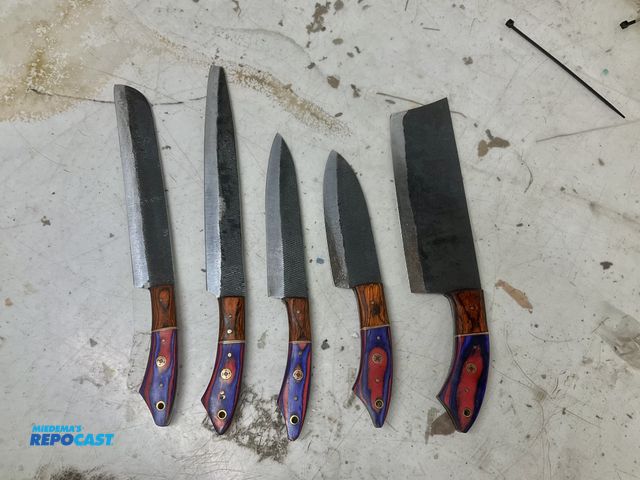 Lot 2-92345 - 5-piece collectible Damascus kitchen knife set