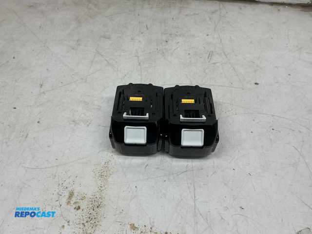 Lot 2-64075 - (2) Makita 5.0 Batteries