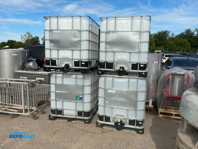 Lot 2-95073 - Lot of (4) 1000L ibc totes