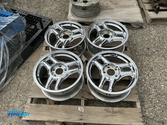 Lot 2-18988 - Lot of (4) Mustang Tire Rims, Unknown year