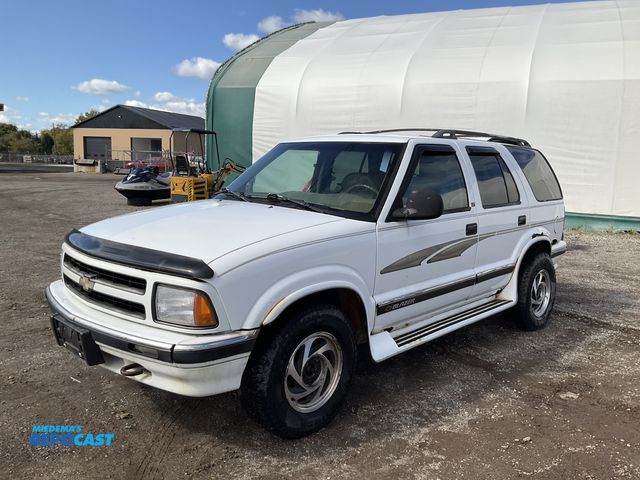 Lot 2-71537 - 1997 Chevrolet Blazer 4-Door 4WD SUV 4x4