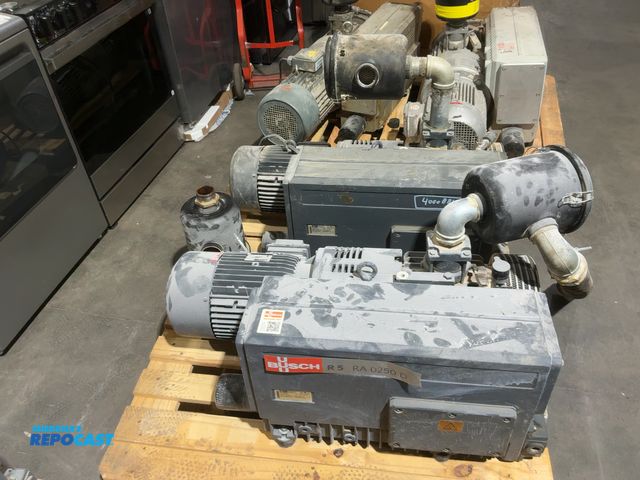 Lot 2-67152 - 2 Busch RA 0250 D 503 Vacuum Pumps