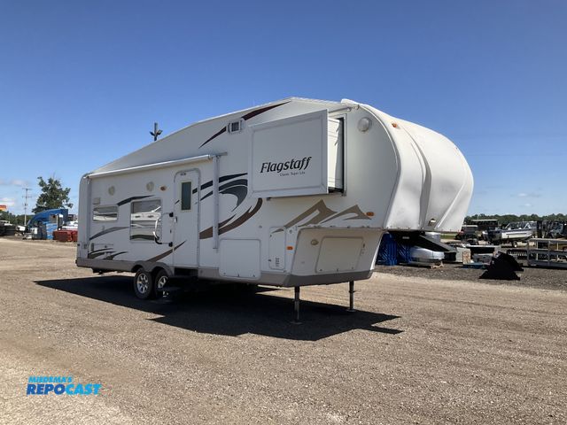 Lot 2-20543 - 2010 Flagstaff 8528 RKWS Classic Super Lite 5th Wheel Travel Trailer