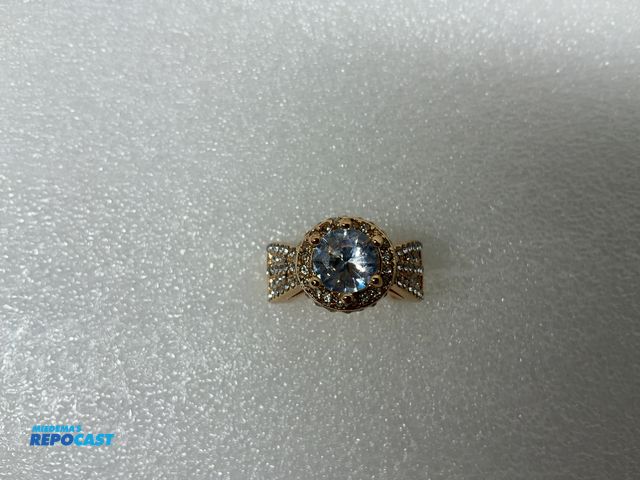 Lot 2-18114 - Gold  synthetic cubic zirconia color stone, size 7 1/2
