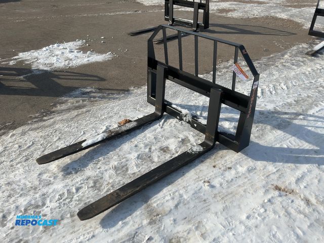 Lot 2-42507 - New Tomahawk  48” Forks Skid Steer Attachment
