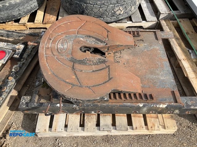 Lot 2-27501 - Holland 5th Wheel Plate