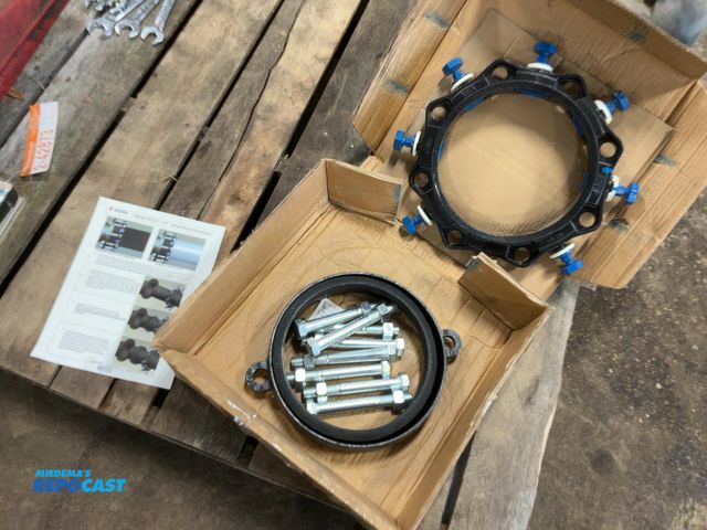 Lot 2-42874 - New Sigma SFUP8 8" Sigmaflange Universal Joint for Flanged Fittings, Pipes, and Valves