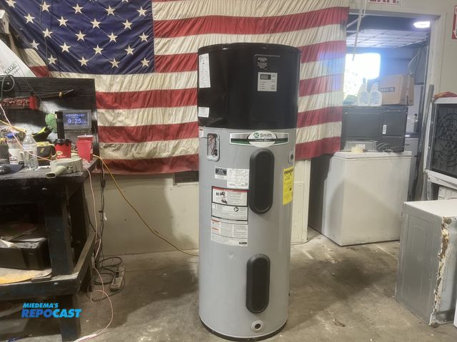 Lot 2-59214 - Electric AO Smith signature premier Hot water Heater new store return
50 gallon