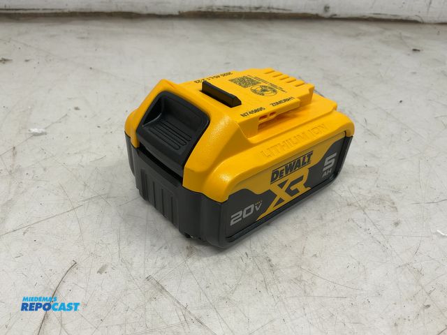 Lot 2-11447 - DeWalt DCB205 Lithium Ion Battery