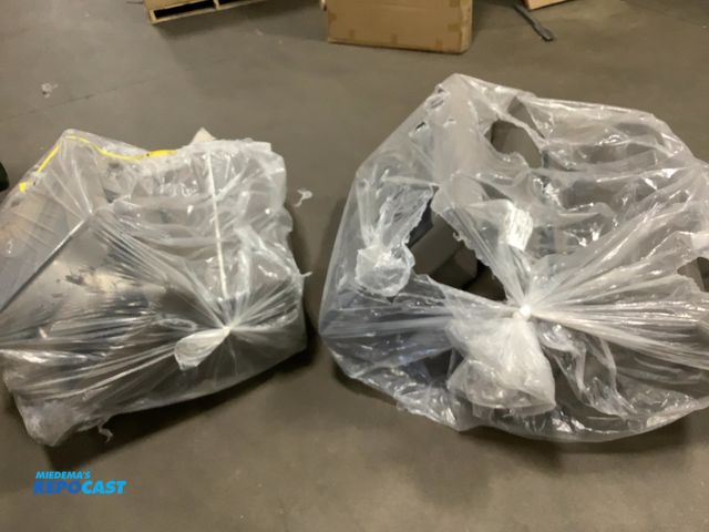 Lot 2-67832 - 2 dinette cushion sets