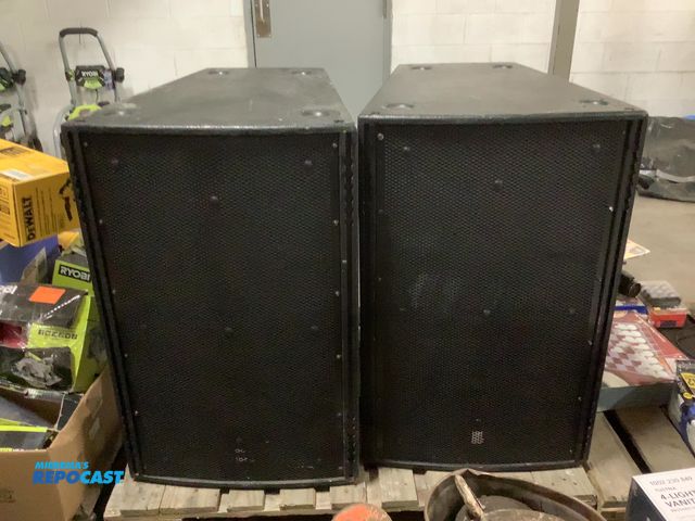Lot 2-19534 - 2 X-Array XF Far-Field Loud Speaker System With speaker box