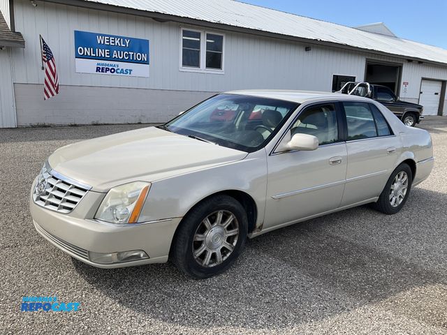 Lot 2-61330 - 2010 Cadillac DTS V8 Coupe FWD