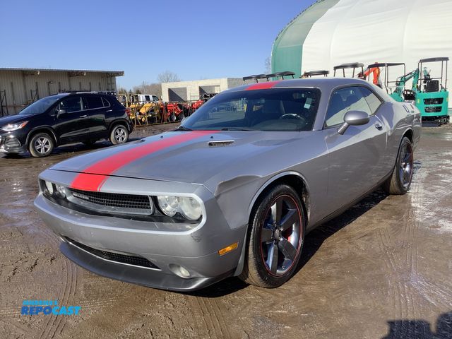 Lot 2-61034 - 2013 Dodge Challenger SXT Sports Car RWD