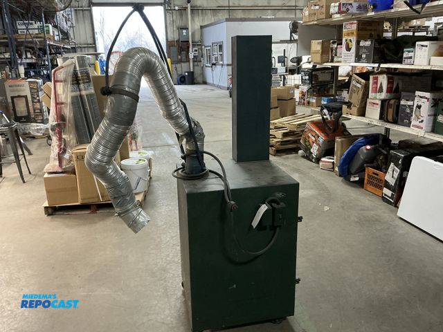 Lot 2-92180 - Used Torit Model 64 dust collector - 115V, serial no 52415. Runs and operates per seller