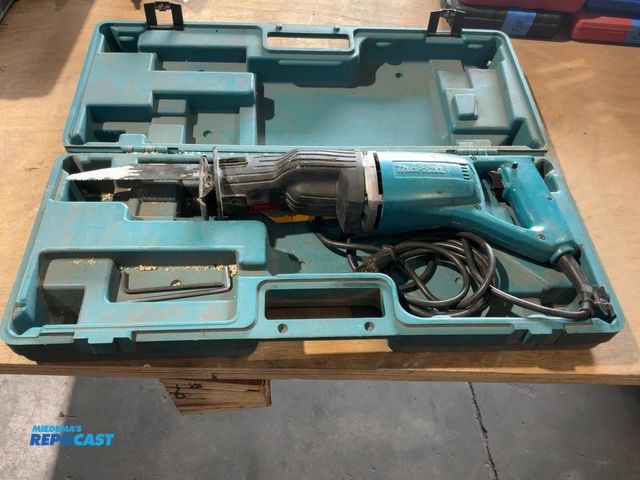 Lot 2-15280 - Makita JR3000V Variable Speed Reciprocating Saw Electric Powered