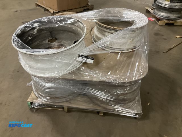 Lot 2-10021 - Steel semi wheels