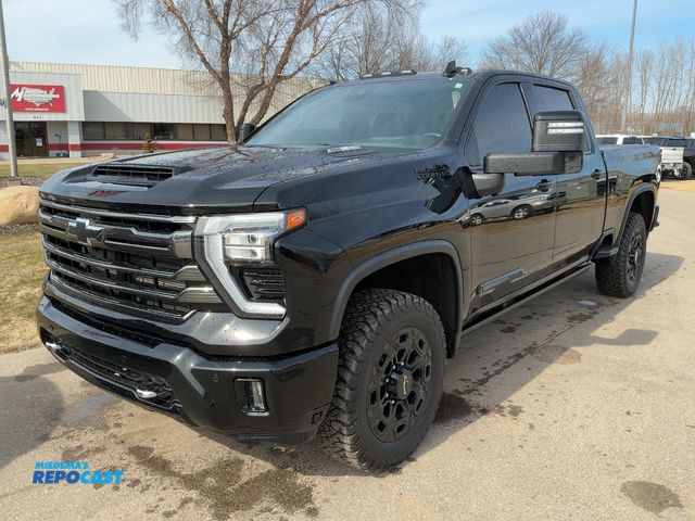 Lot 2-43585 - 2024 Chevrolet Silverado 3500HD High Country Crew Cab 4WD Crew Cab Long Box Pickup Truck 4x4