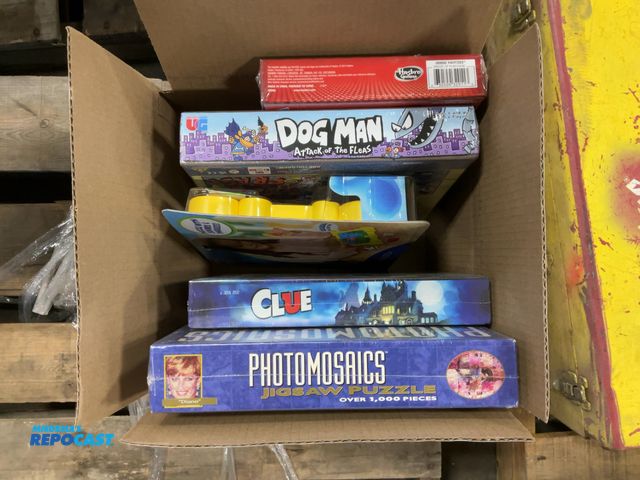 Lot 2-67776 - Box of various games: Photomosaics Diana puzzle, clue, Dogman, Yahtzee, and Blue’s Clue’s talking pu...