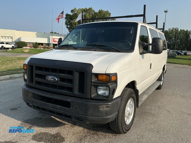 Lot 2-99603 - 2009 Ford E-350 XL Cargo Van RWD